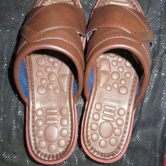 BOGO Mountain Acupressure Foot Massage Reflexology Slip-On Brown Sandals size 9 - Picture 3 of 7